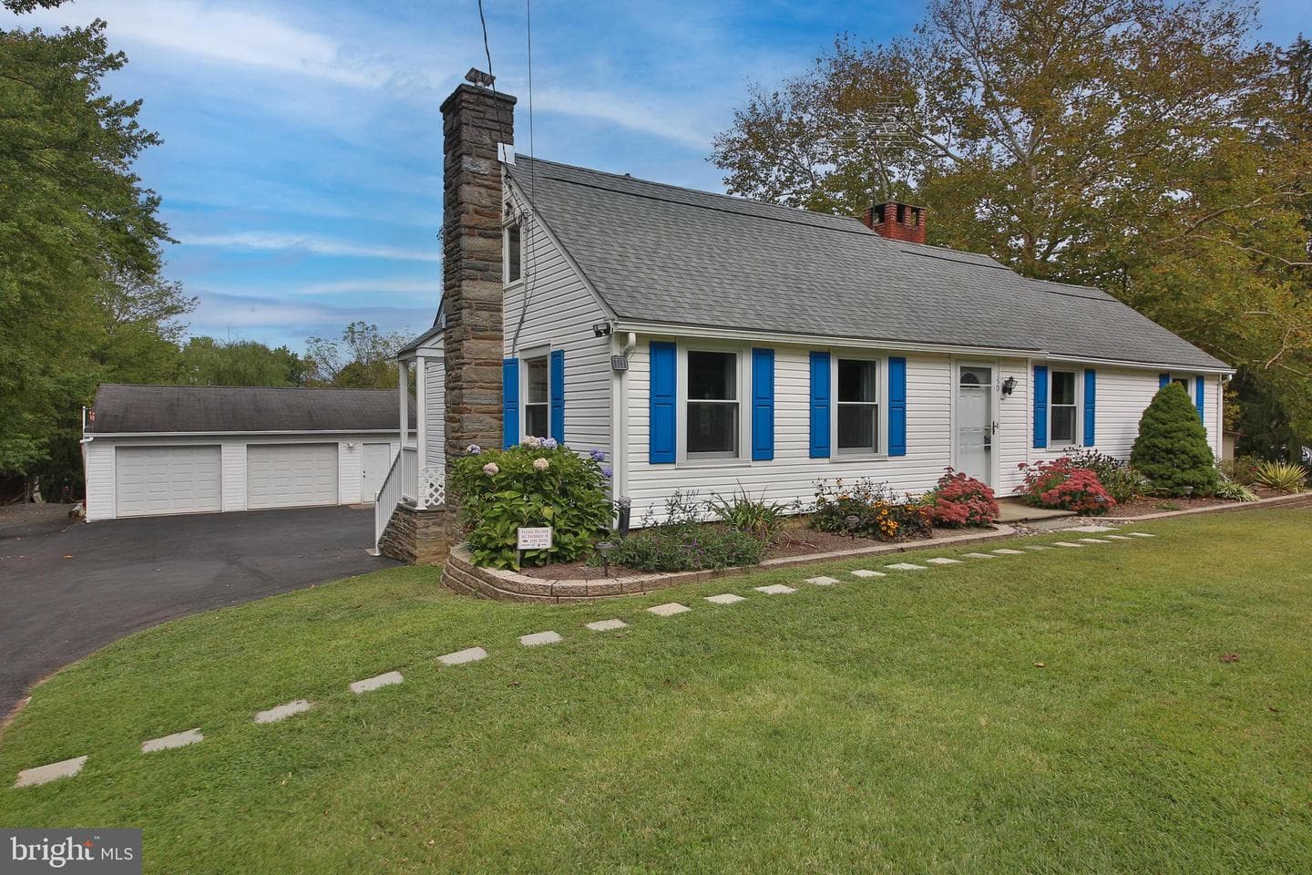 150 Edison Furlong Road photo 2