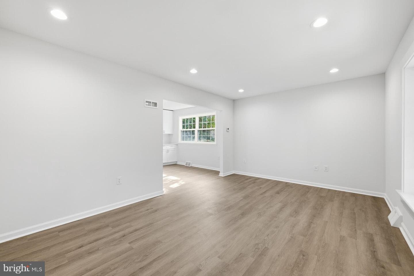 50 Mohawk Drive photo 13