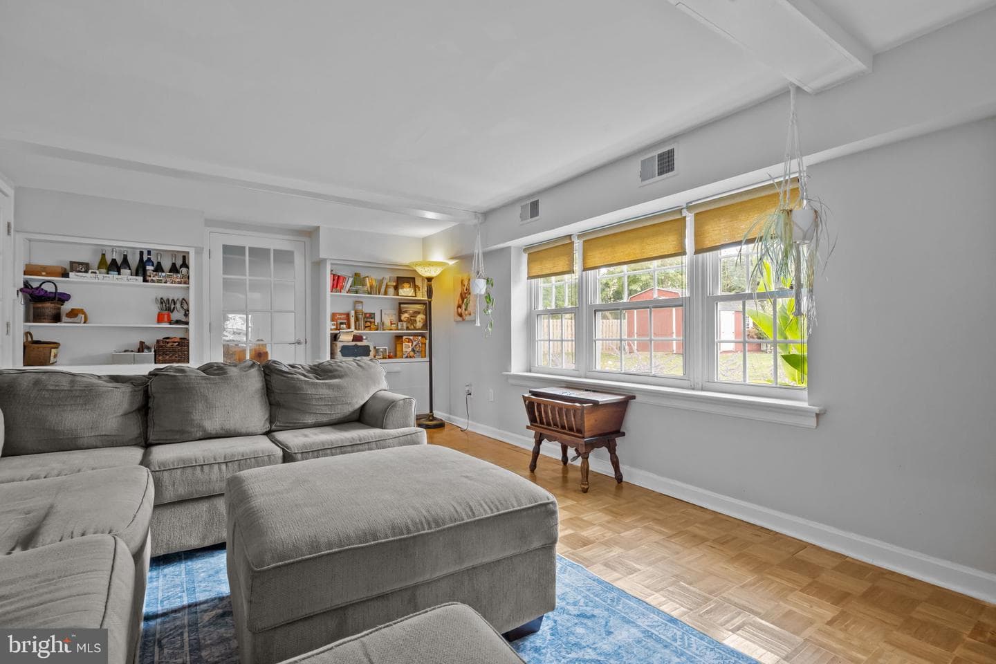 532 E Penn Street photo 16