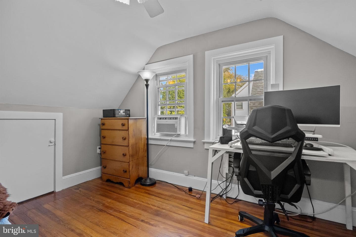 532 E Penn Street photo 30