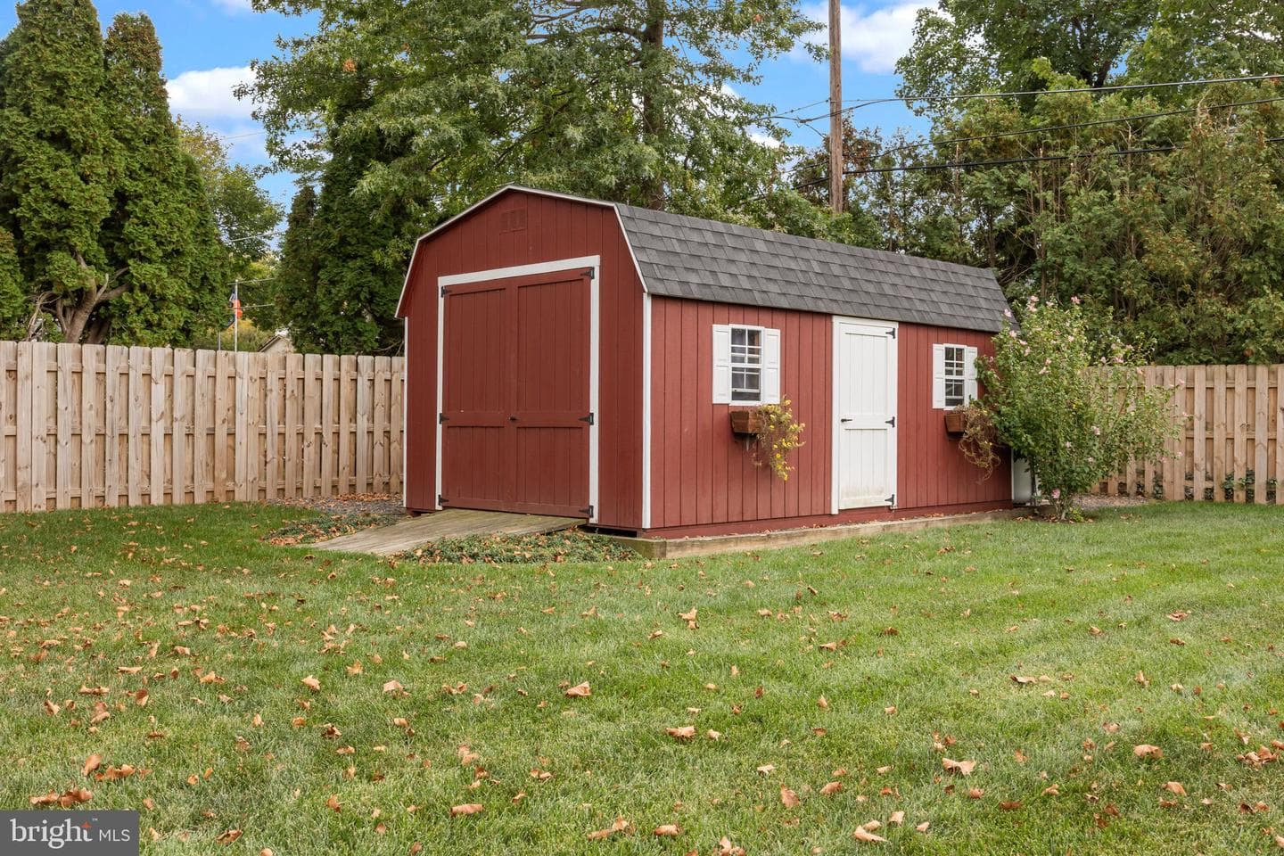 532 E Penn Street photo 43