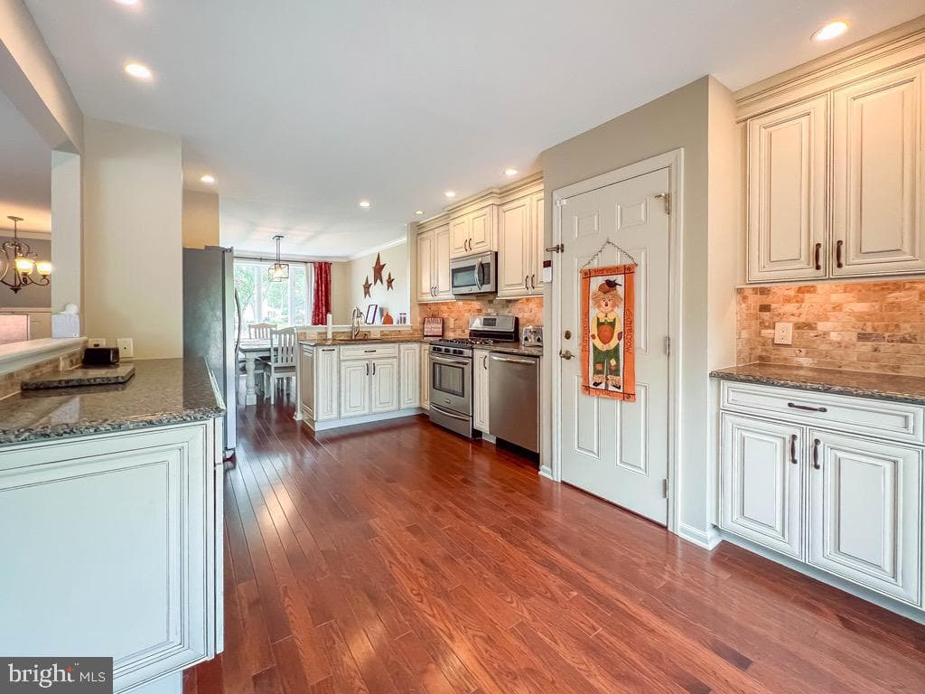 55 Mount Pleasant Drive photo 4