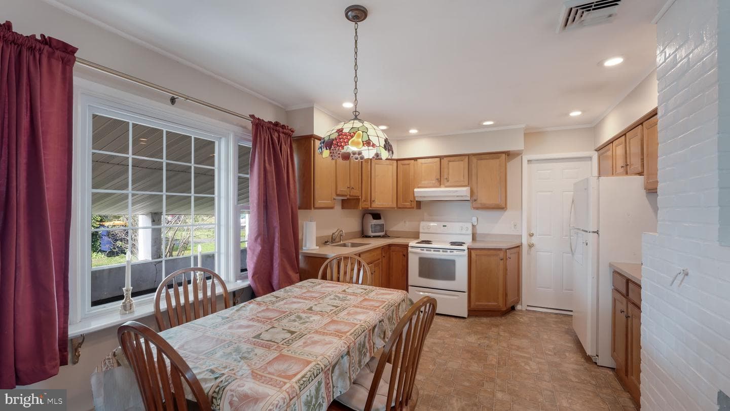 10 Serpentine Lane photo 9