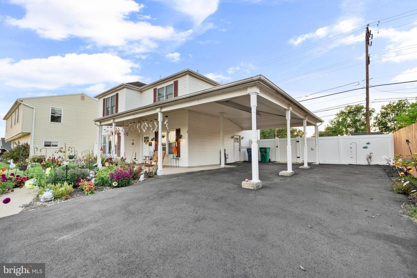 73 Graystone Lane photo 3