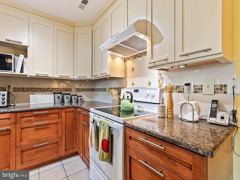 14303 Cornerstone Drive photo 10
