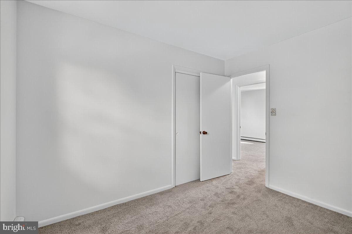 161 Maple Avenue photo 15