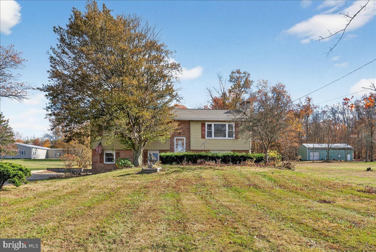 161 Maple Avenue photo 29