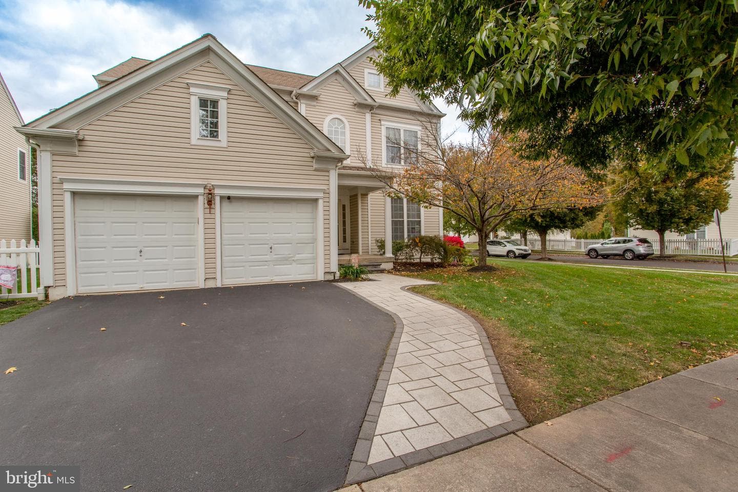 354 E Armstrong Drive photo 3