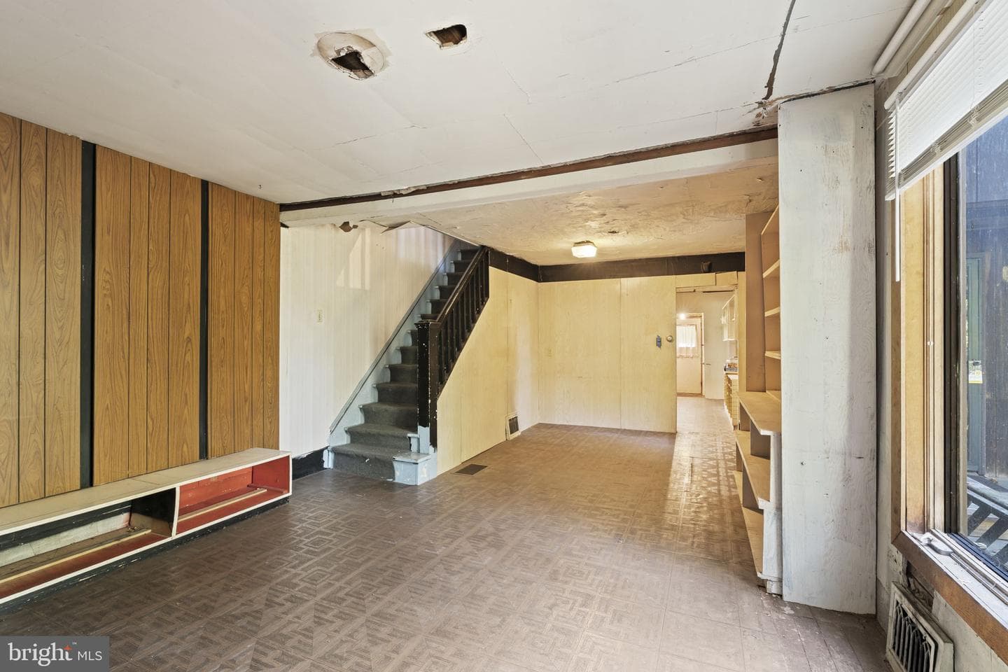 227 W Ferry Road photo 8