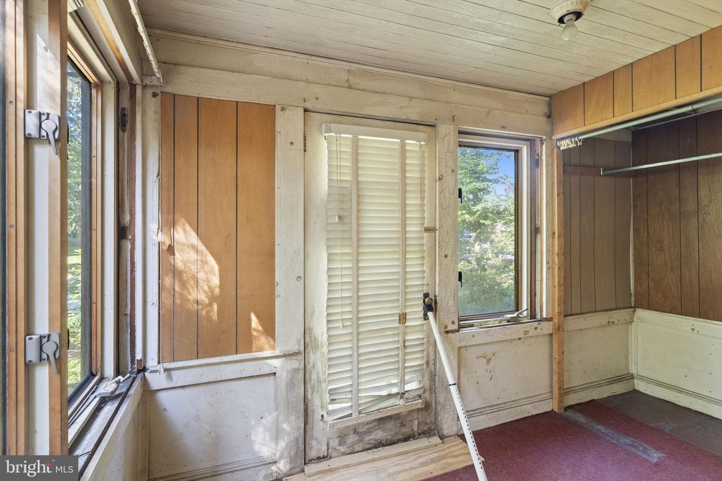 227 W Ferry Road photo 9