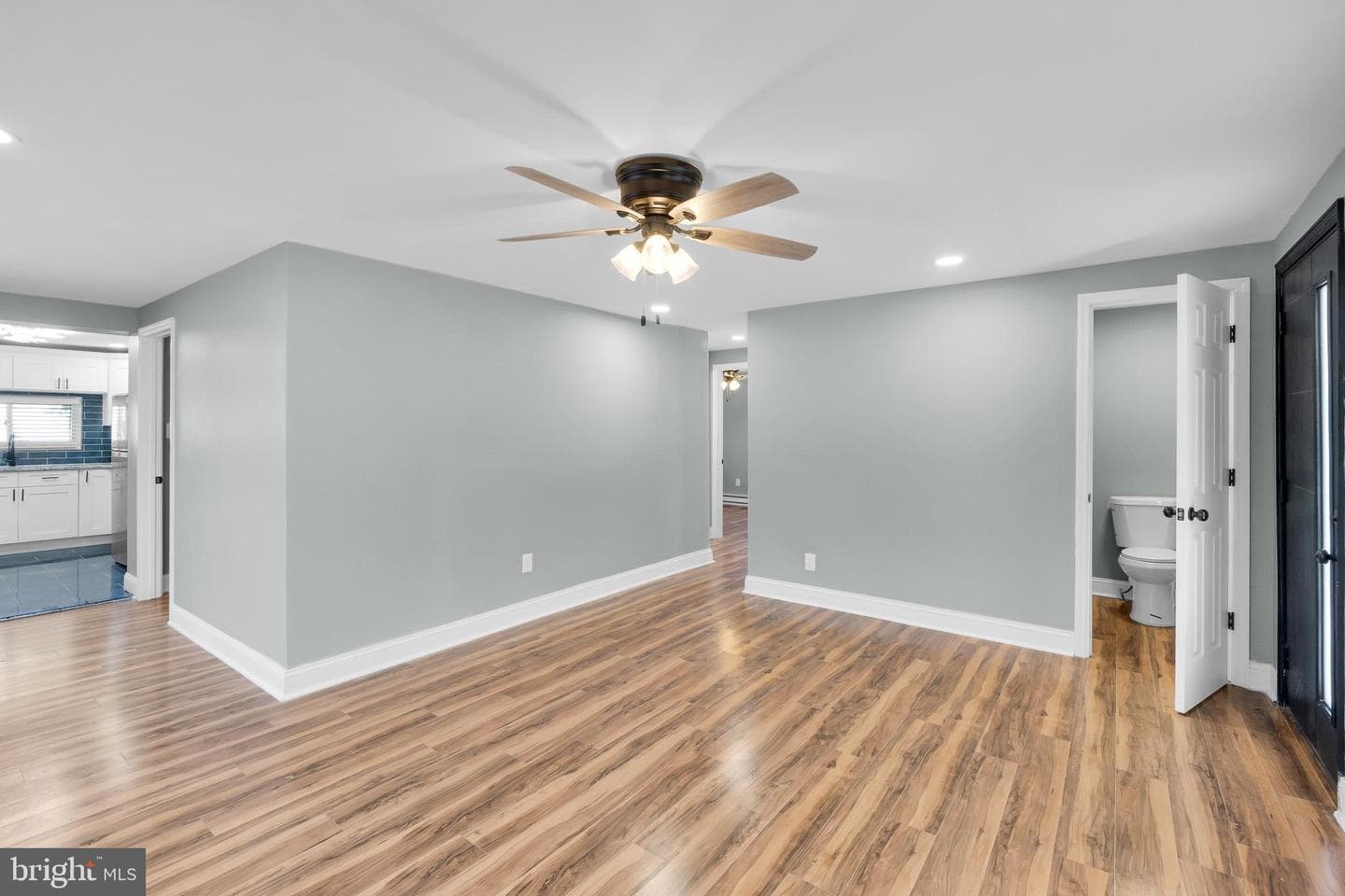 5711 Mustang Street photo 4