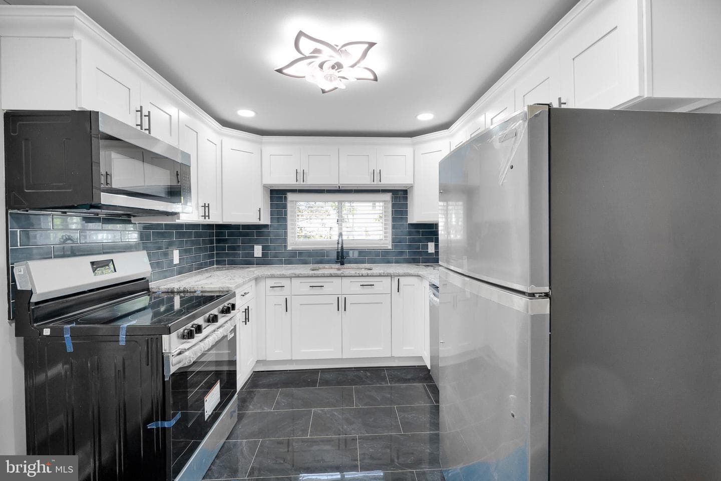 5711 Mustang Street photo 8