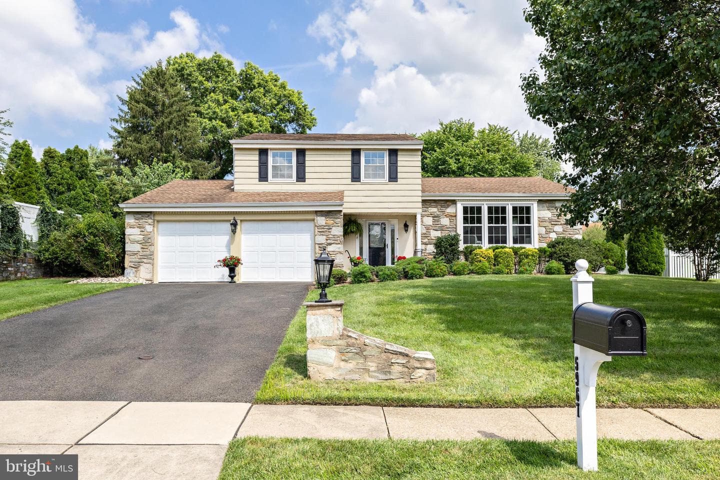 5967 Griscomb Drive photo 3