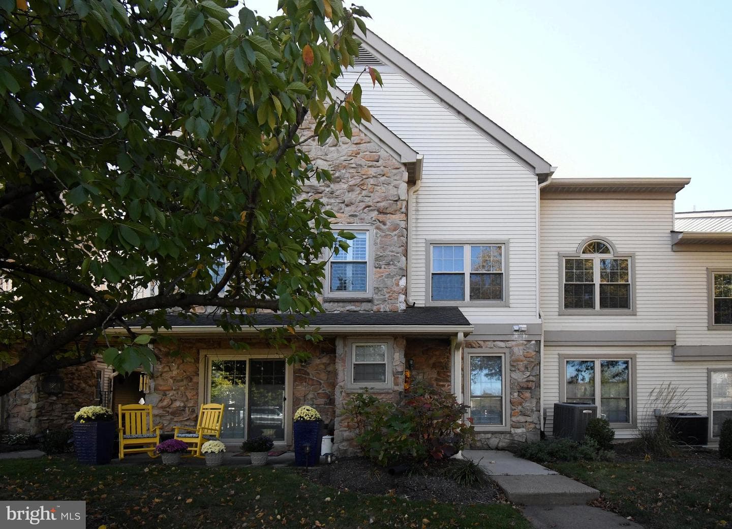 210 Remington Court photo 2