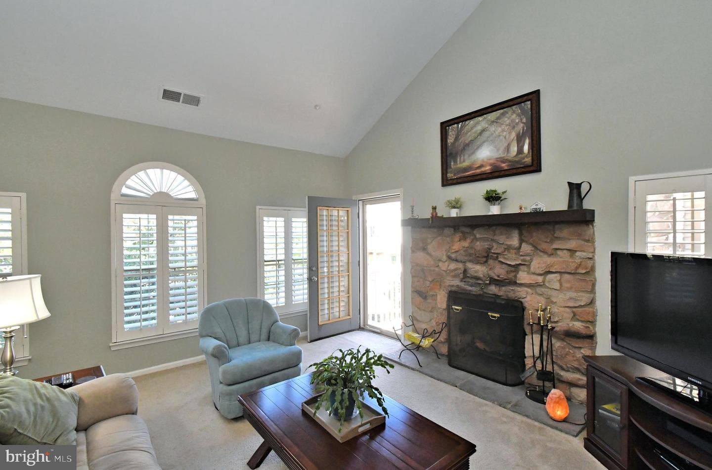 210 Remington Court photo 7