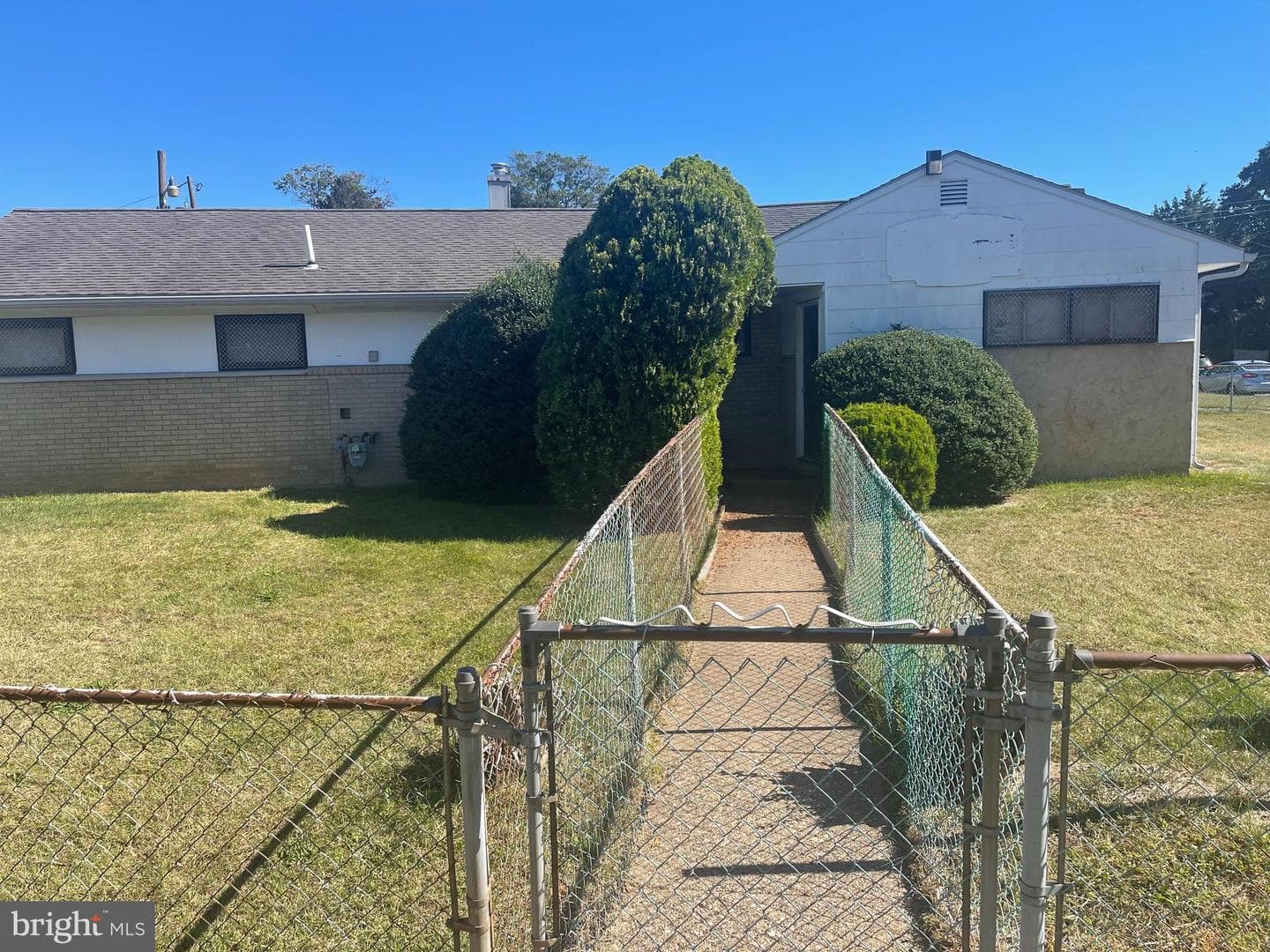 200 Janet Avenue photo 2