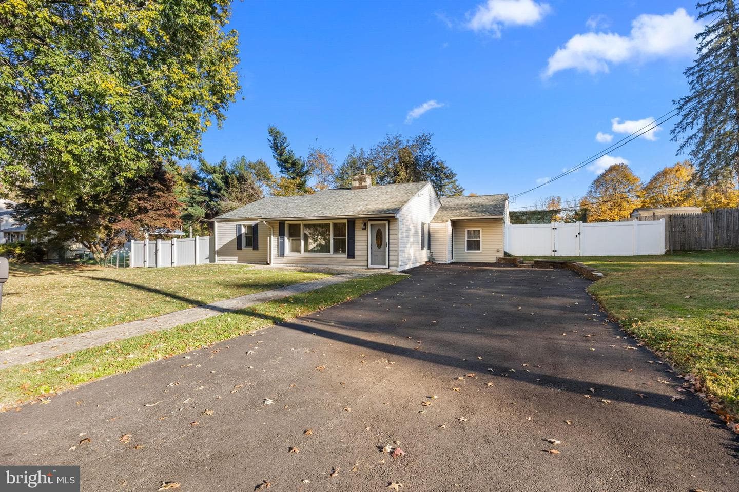 11 Hilltop Road photo 43