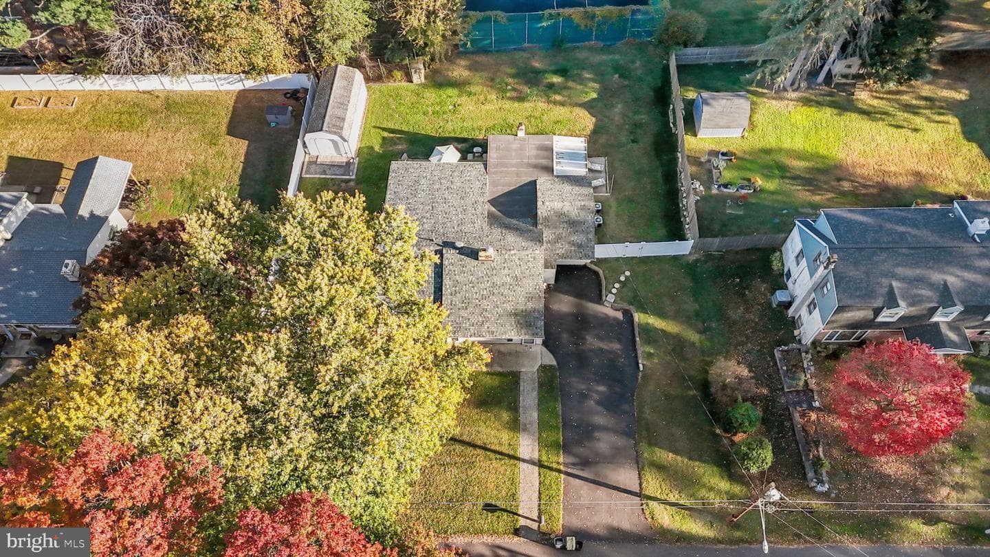11 Hilltop Road photo 45