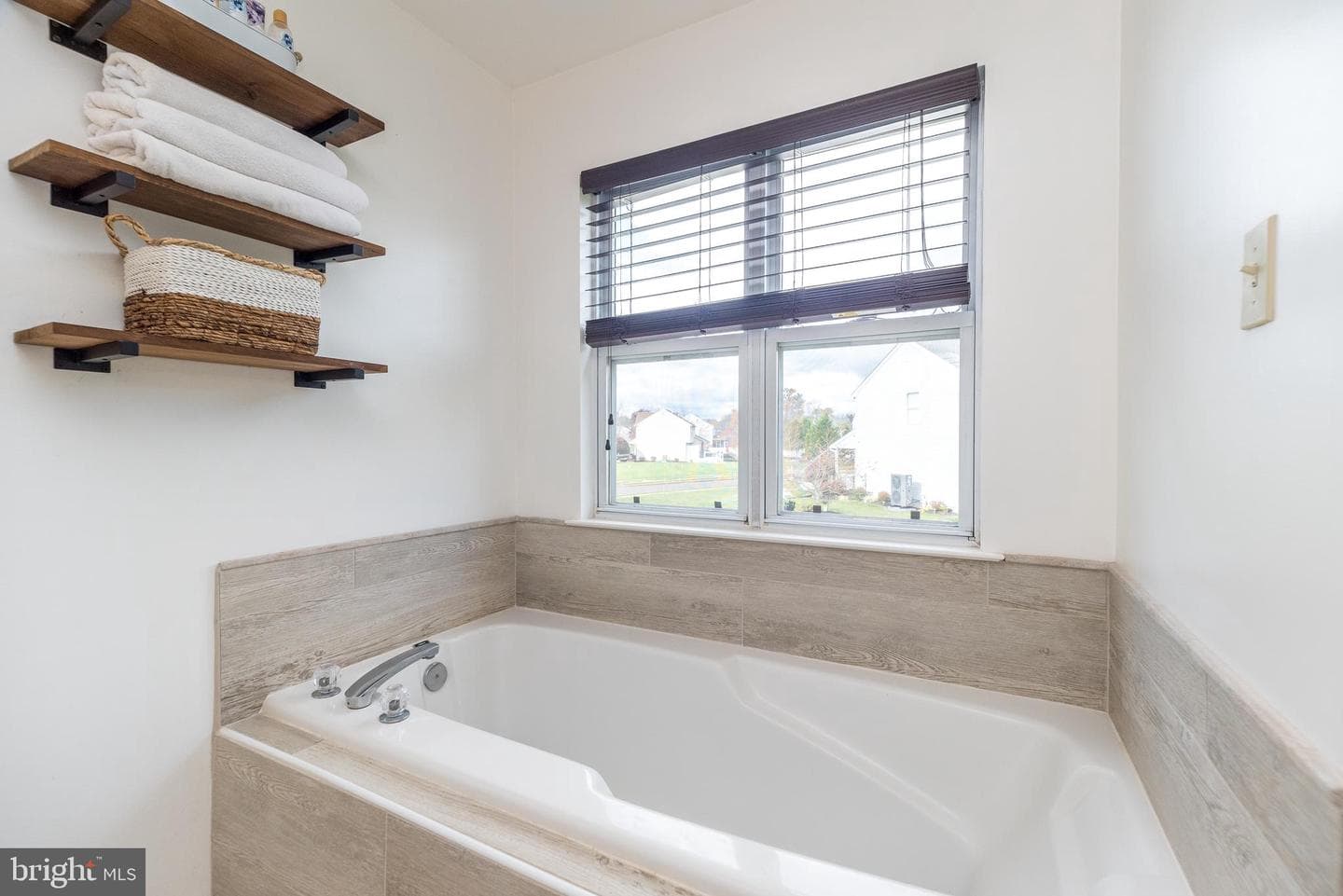 1403 E Fernbrook Drive photo 28