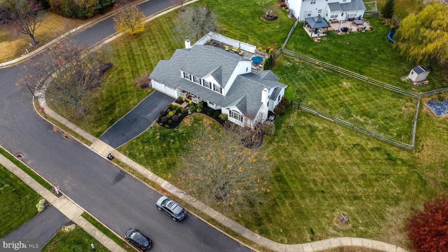 1403 E Fernbrook Drive photo 41