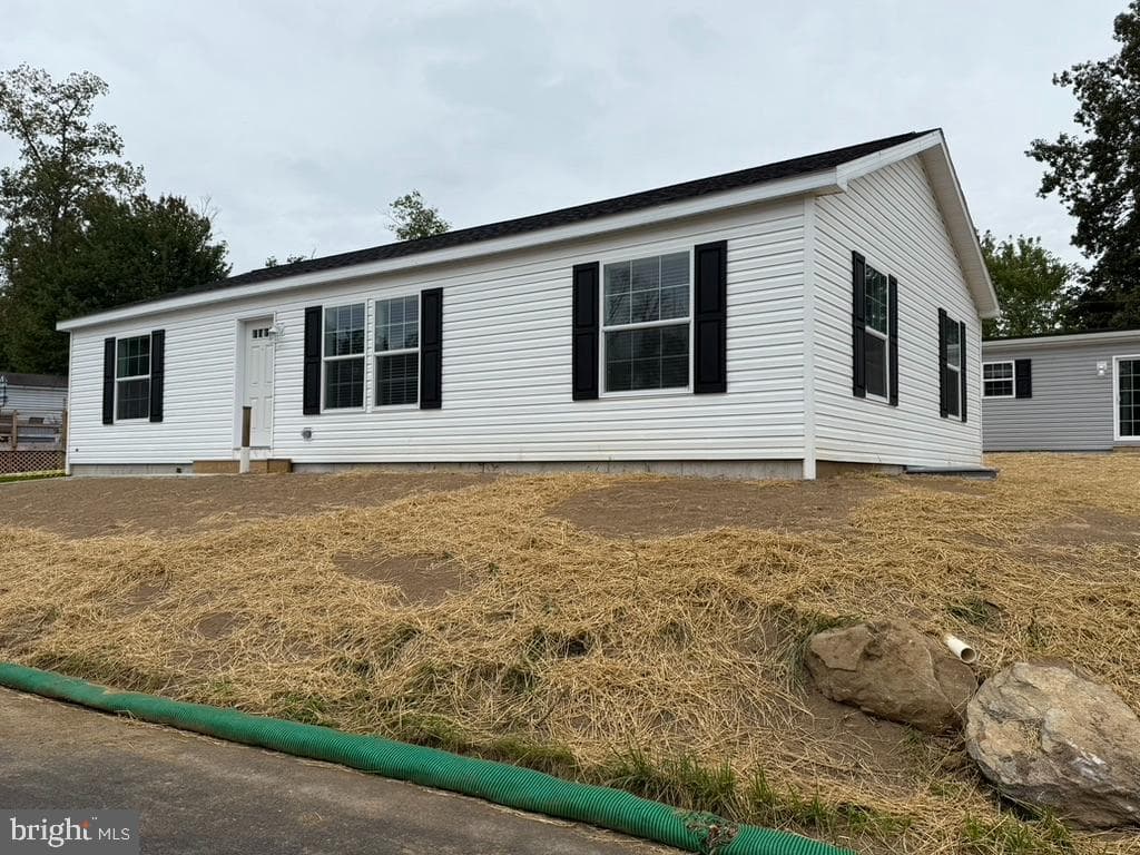 965 Eleanor Lane photo 1