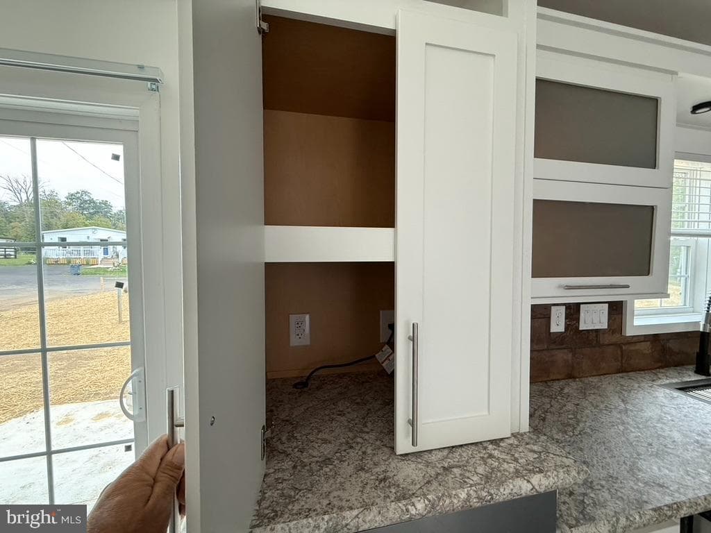 965 Eleanor Lane photo 14