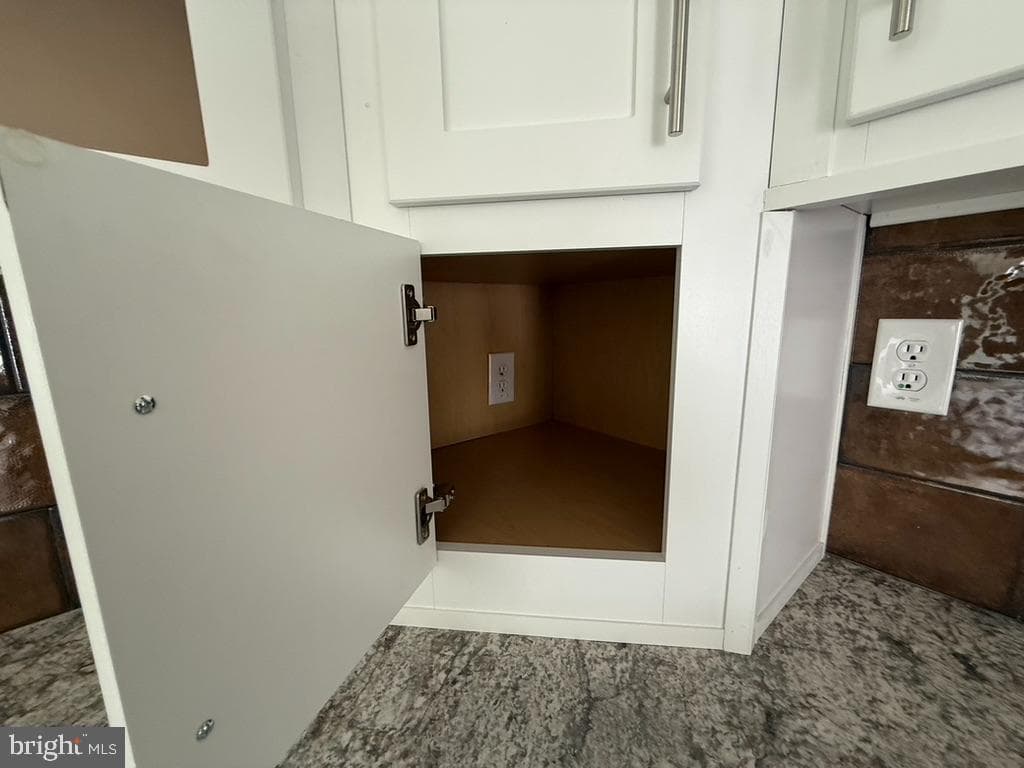 965 Eleanor Lane photo 16