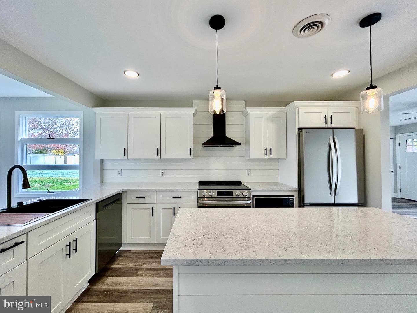 941 W Mill Street photo 5