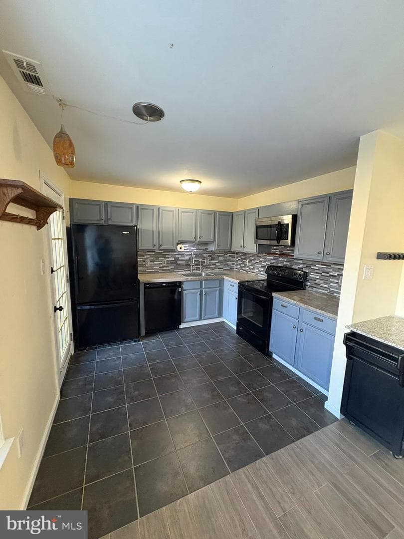 1206 Arbor Court photo 8