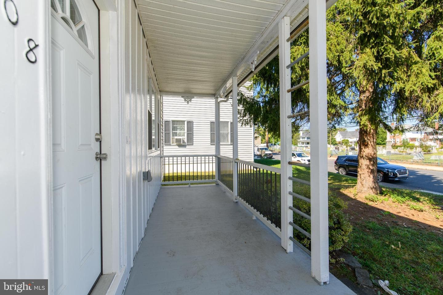 908 Juniper Street photo 4