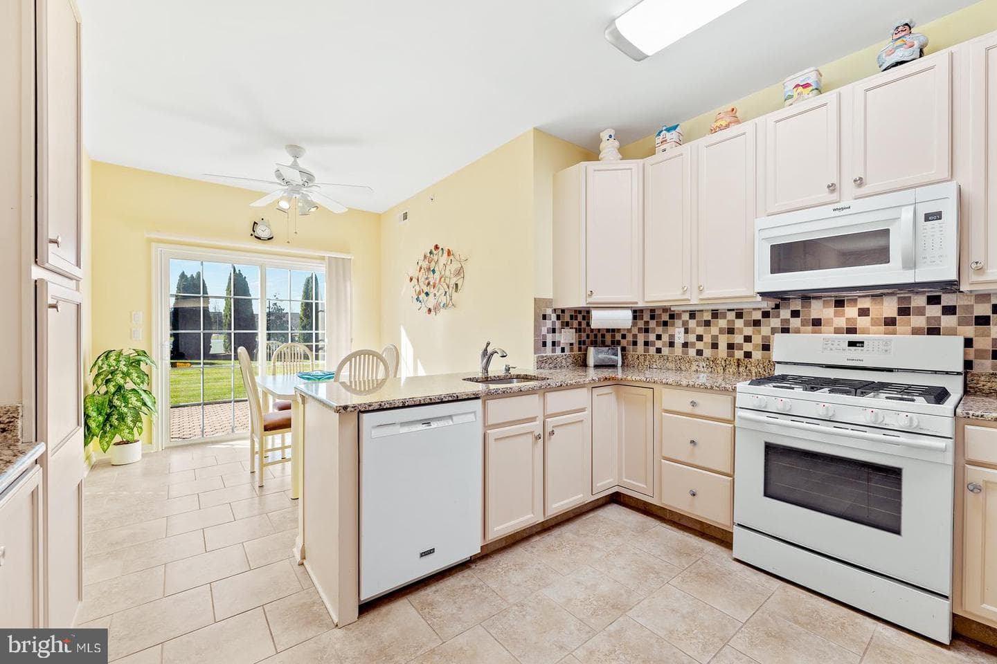 407 Maryjoe Way photo 13