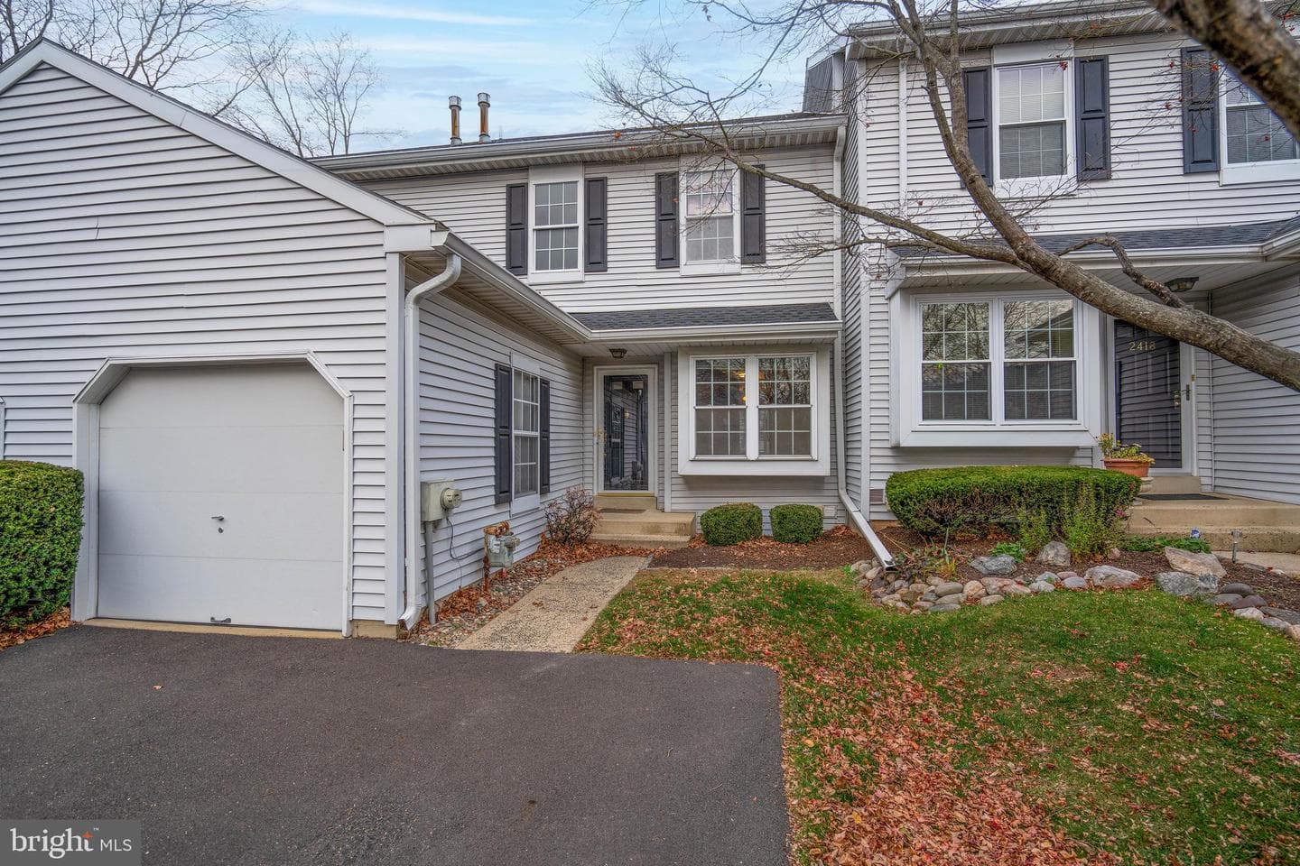 2420 Dogleg Drive photo 2