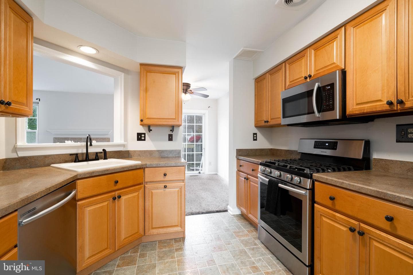 2420 Dogleg Drive photo 4