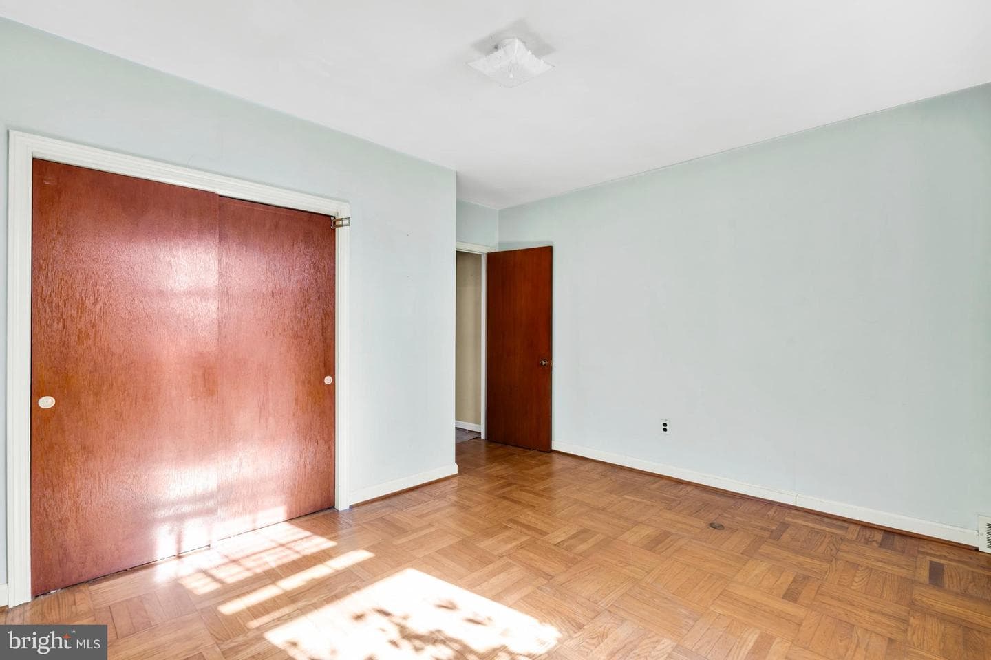39 Woodbine Avenue photo 11