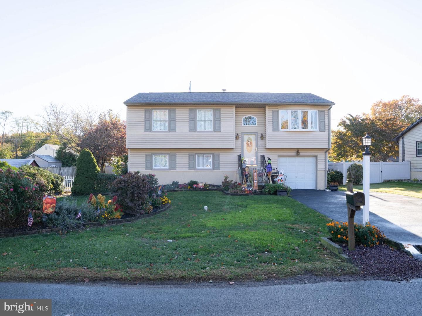 5651 Terrace Avenue photo 1