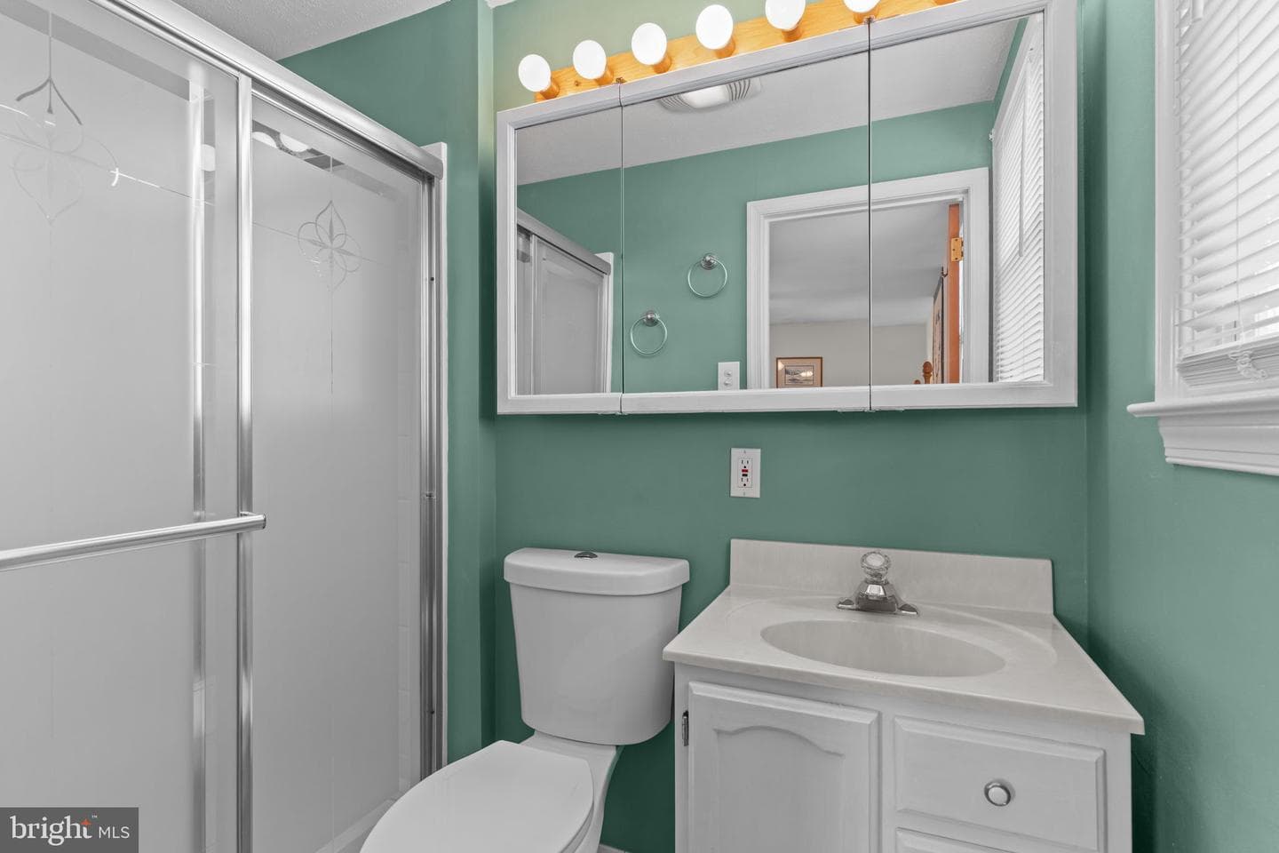 195 Harriet Road photo 33