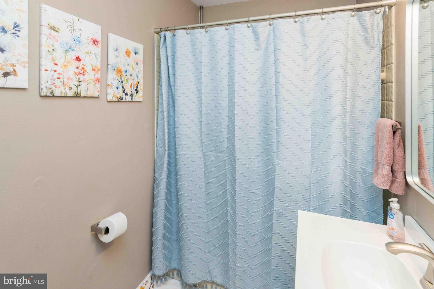 216 Wellington Drive photo 20