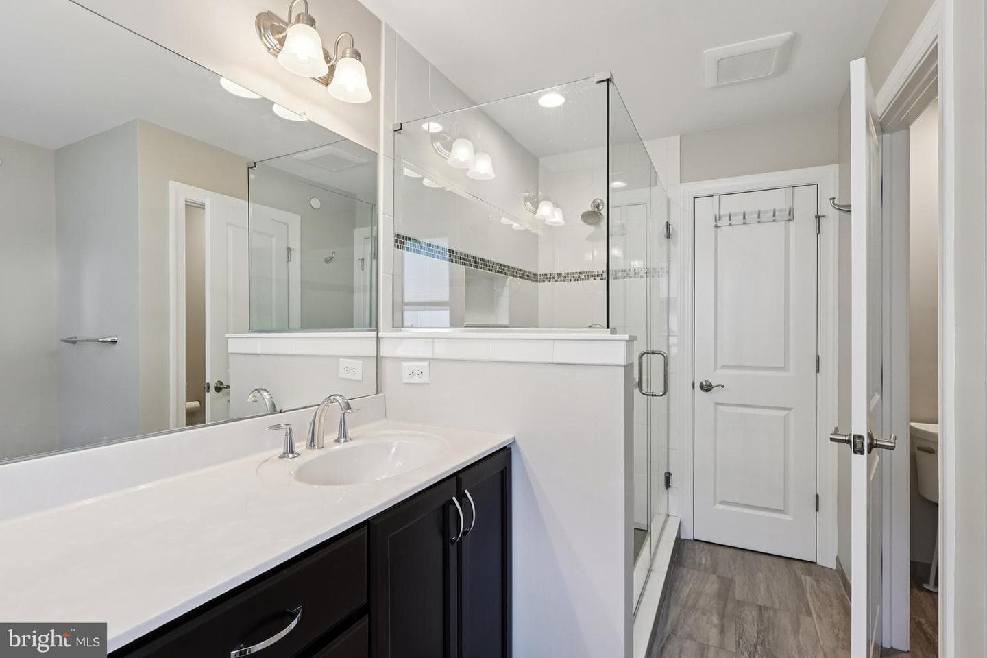 8 Lacey Lane photo 29
