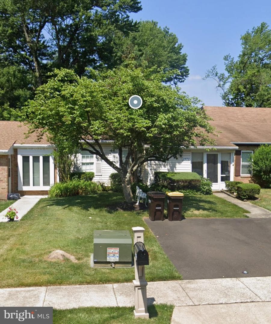 2472 Webster Court