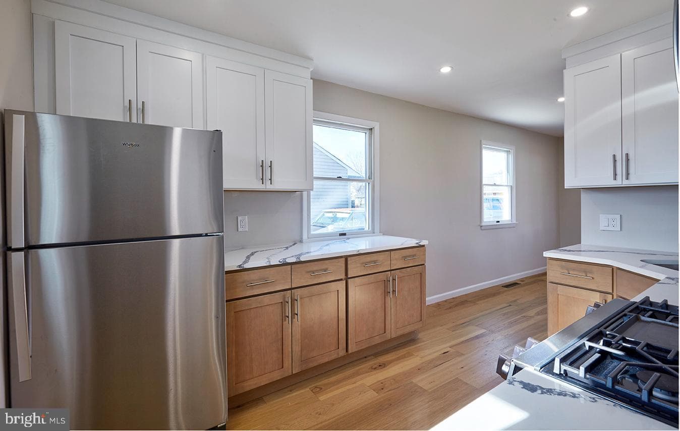 2727 Berwyn Road photo 10