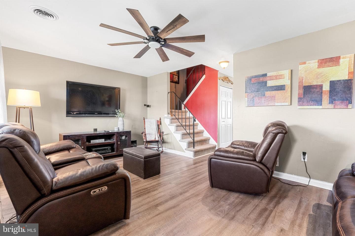 92 Laurel Court photo 2