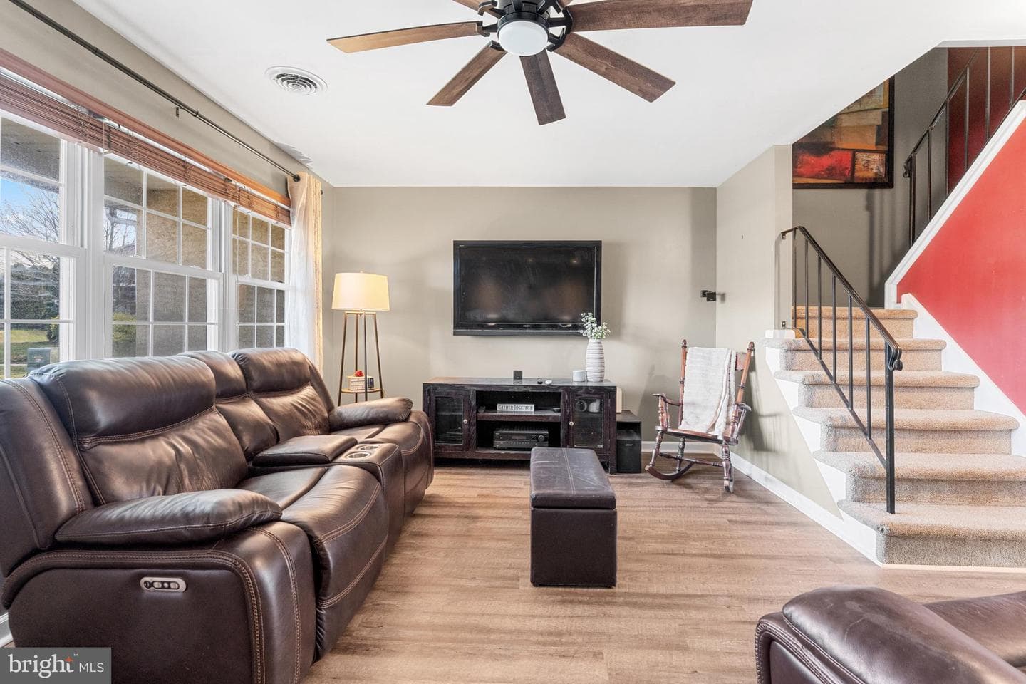 92 Laurel Court photo 3