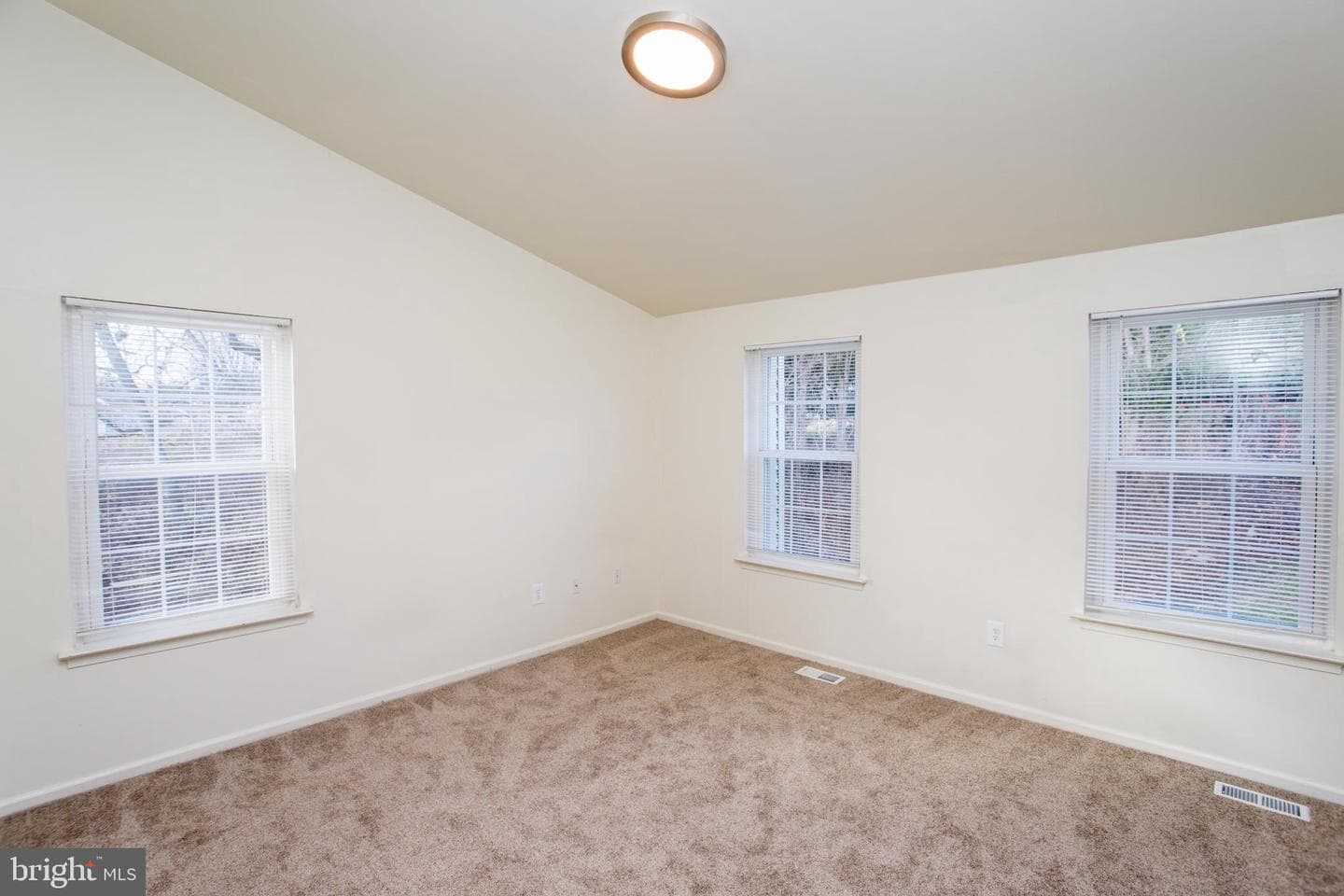 1811 Hennessy Drive photo 20