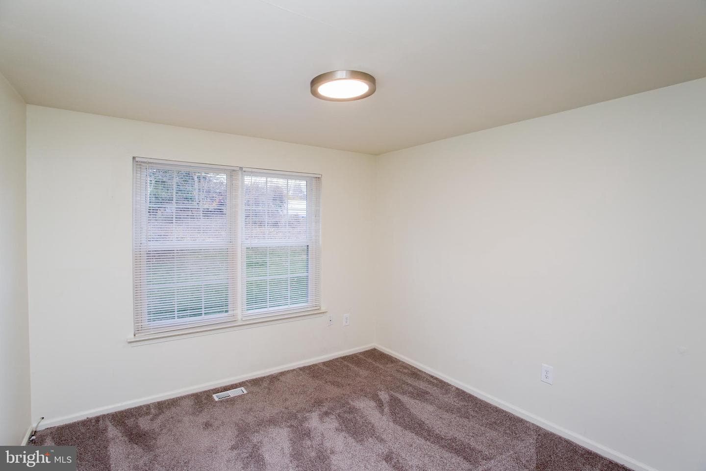 1811 Hennessy Drive photo 47