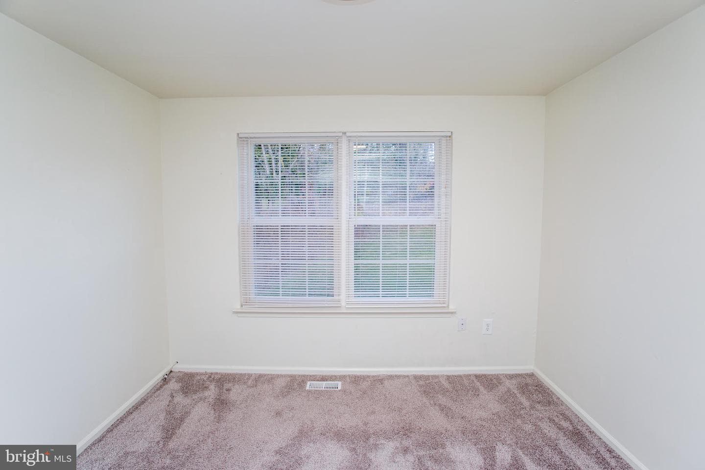 1811 Hennessy Drive photo 51