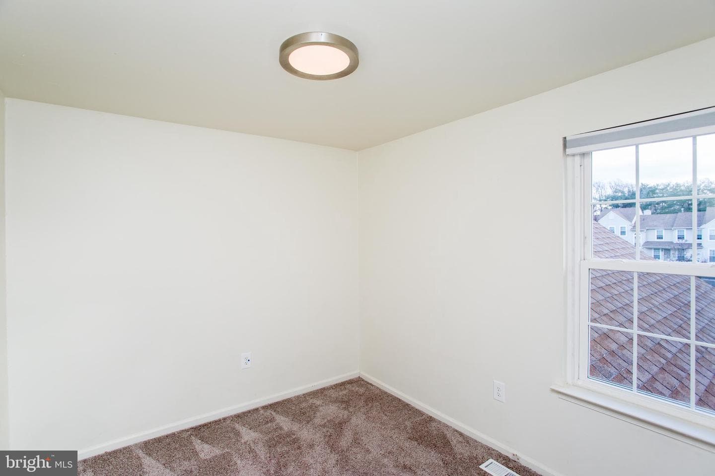 1811 Hennessy Drive photo 55