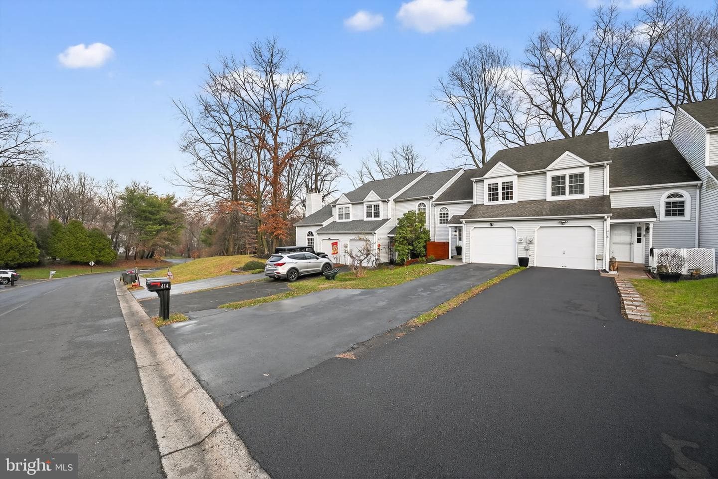 414 Whittier Drive photo 2