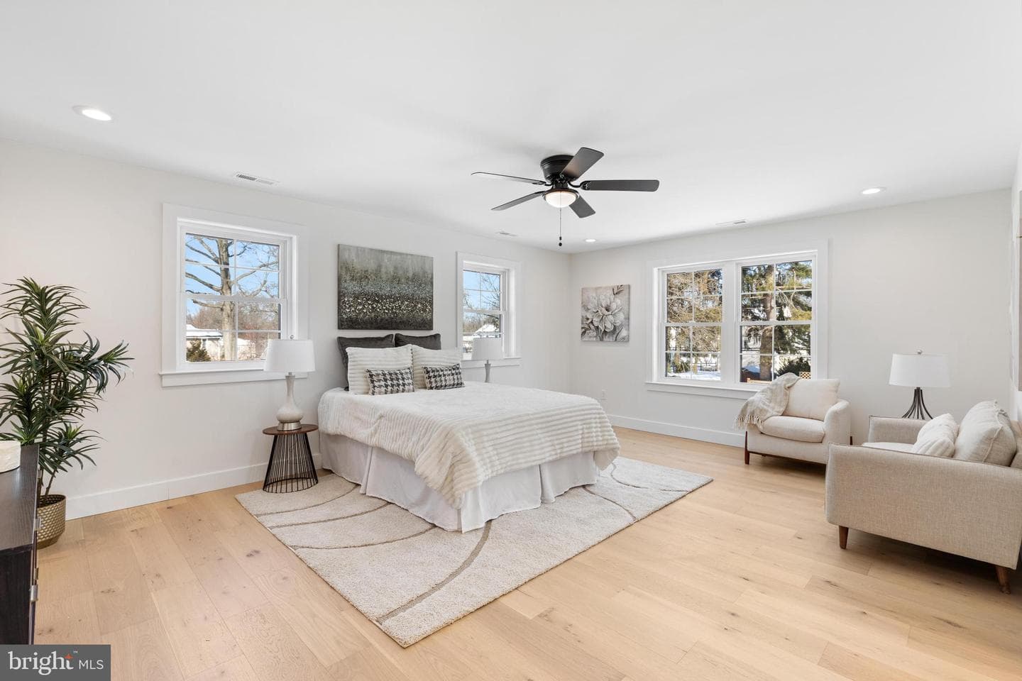 215 N Franklin Street photo 31