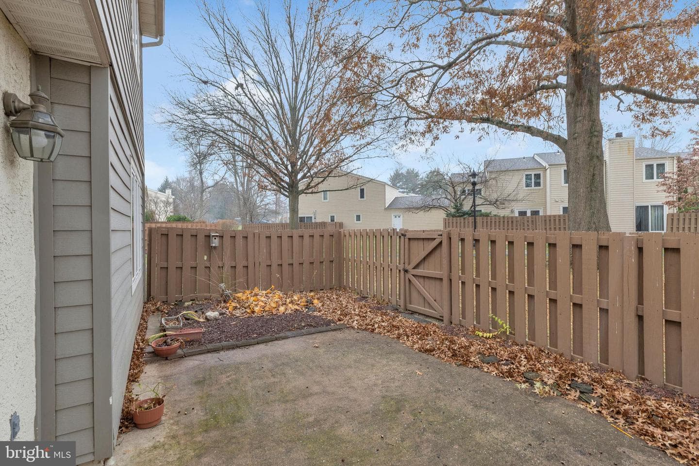 333 Dorset Court photo 28