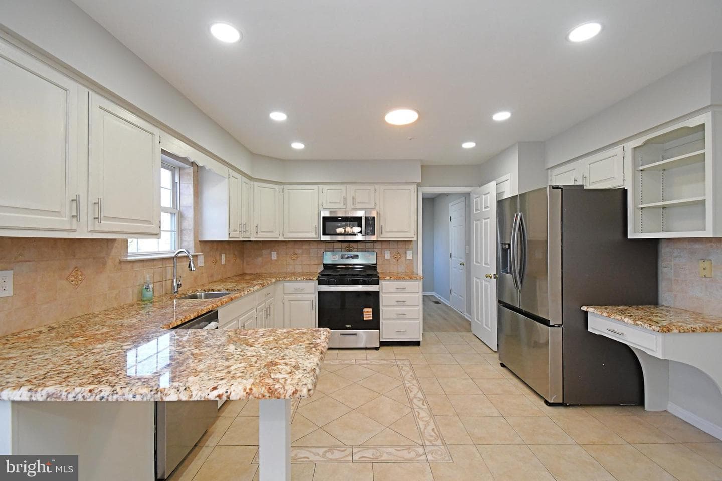 110 Greenfield Lane photo 16
